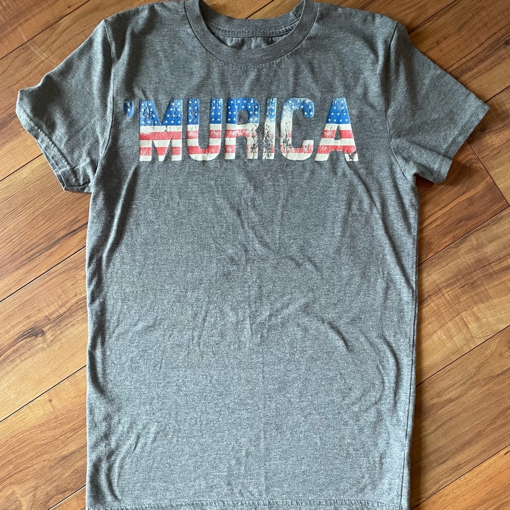 Men’s XS American Eagle shirt